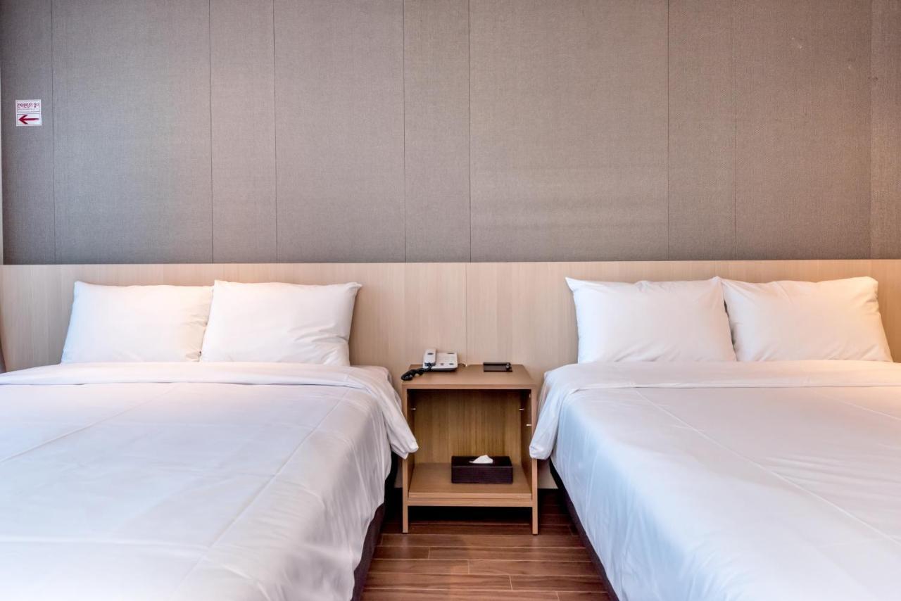 The First70 Hotel Seogwipo Extérieur photo
