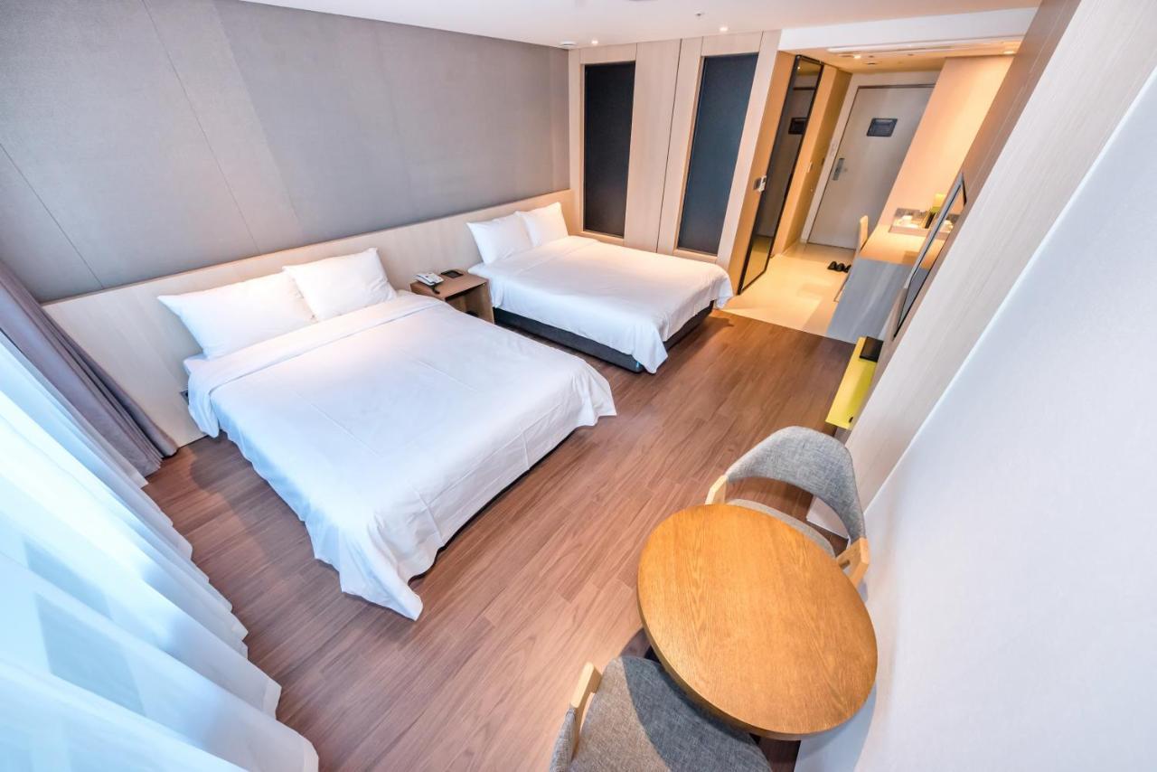 The First70 Hotel Seogwipo Extérieur photo